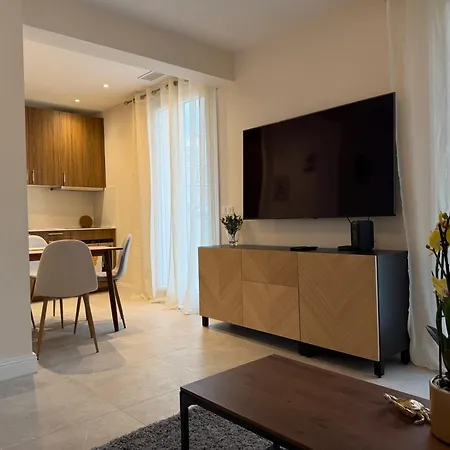 Oscar Ii Apartment